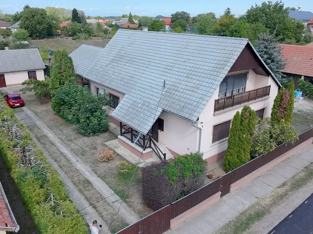 Eladó ház Nyáregyháza 267 nm