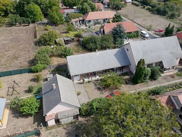 Eladó ház Nyáregyháza 267 nm
