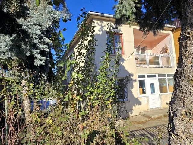 Eladó ház Budapest XVI. kerület 141 nm