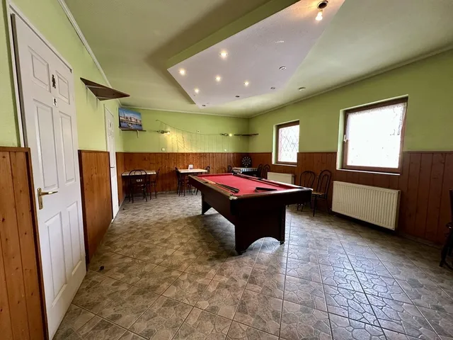 Eladó kereskedelmi és ipari ingatlan Nyáregyháza 200 nm