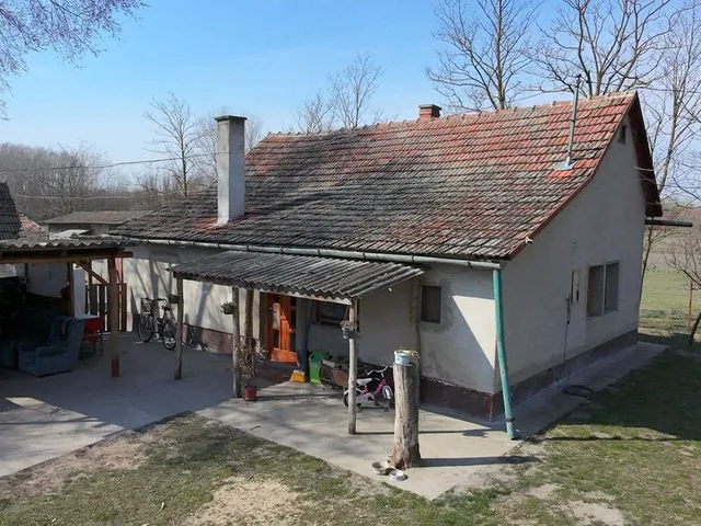 Eladó mezőgazdasági ingatlan Móricgát 60 nm