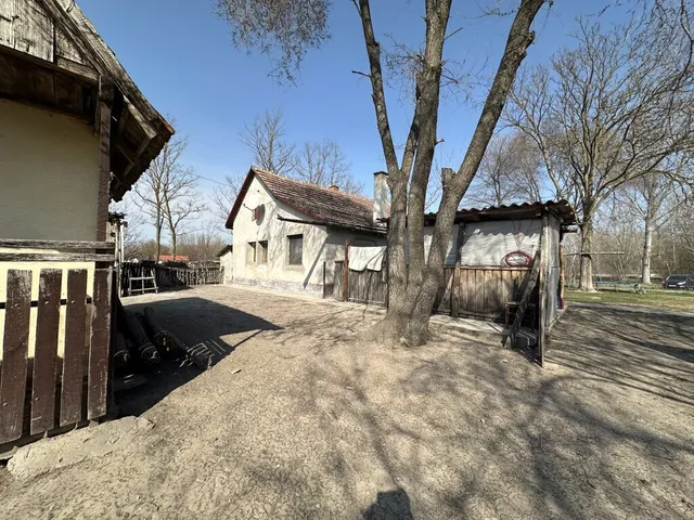 Eladó mezőgazdasági ingatlan Móricgát 60 nm