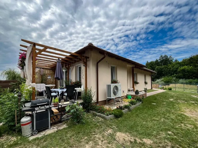 Eladó ház Vácrátót 85 nm