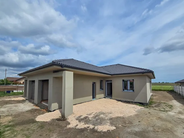 Eladó ház Nyáregyháza 111 nm