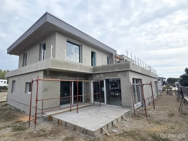 Eladó ház Dunaharaszti 243 nm