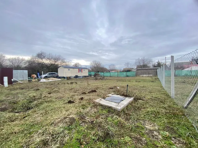 Eladó telek Szeged, Sziksós 332 nm