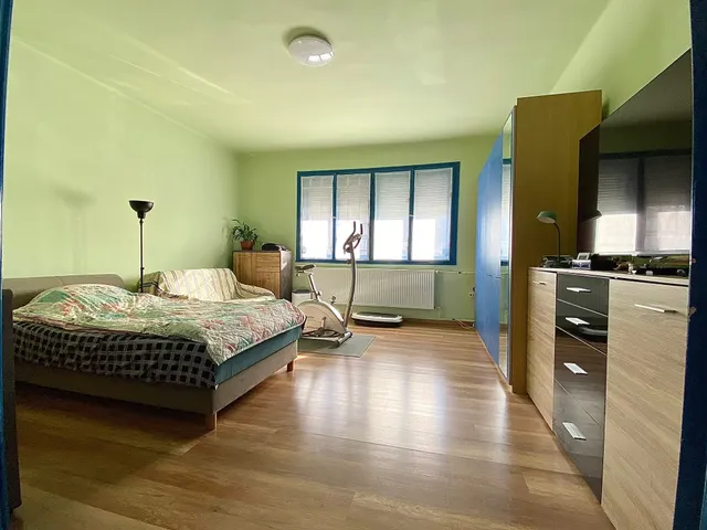 Eladó ház Szeged, Újpetőfitelep 216 nm