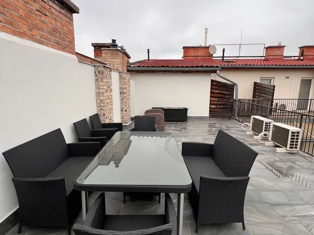 Eladó lakás Budapest VI. kerület, Nagykörúton belüli terület 78 nm