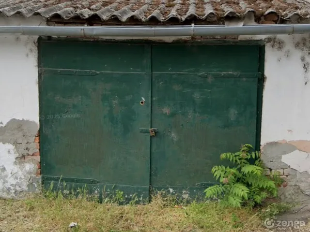 Eladó garázs Szolnok 18 nm