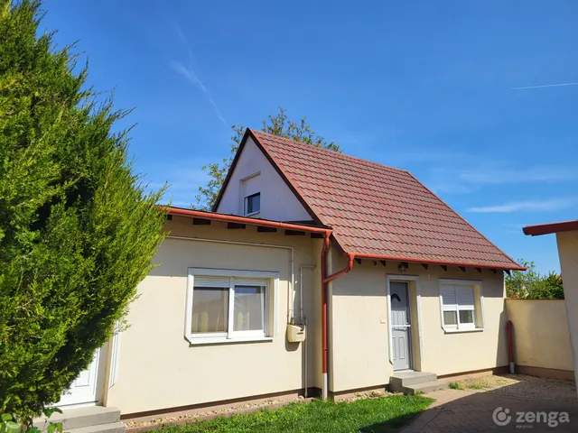 Kiadó lakás Székesfehérvár, Felsőváros 55 nm