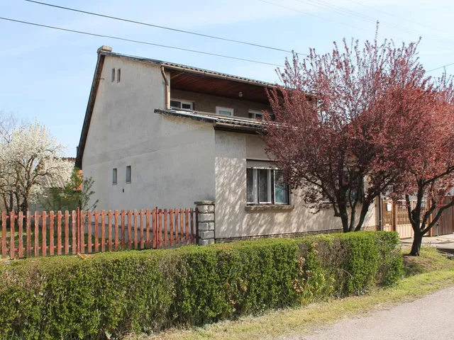Eladó ház Gyula, Krinolinkert 107 nm