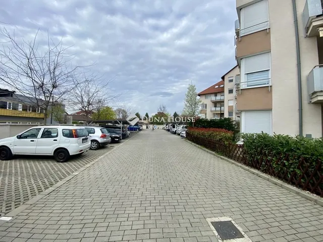 Eladó garázs Budapest XVIII. kerület 10 nm