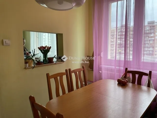 Eladó lakás Budapest XV. kerület 69 nm