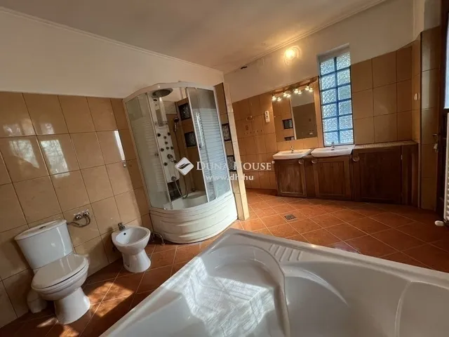 Eladó ház Budapest XXI. kerület 210 nm