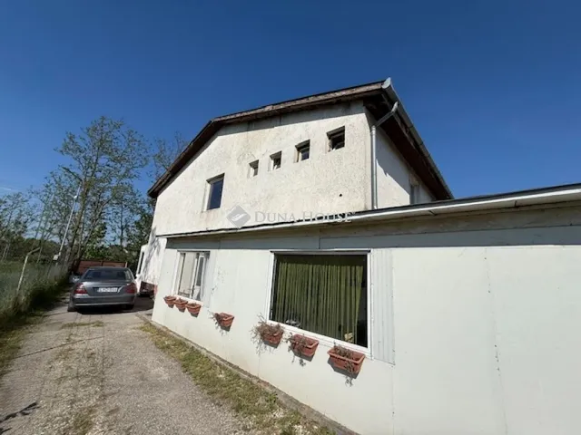 Eladó kereskedelmi és ipari ingatlan Üllő 1400 nm