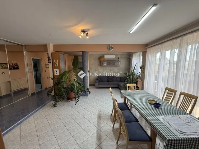 Eladó ház Budapest XX. kerület, Gubacsipuszta 256 nm
