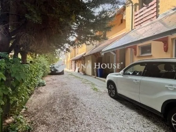 Eladó lakás Üllő 72 nm