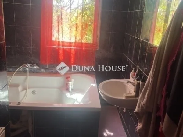 Eladó ház Budapest XVIII. kerület 283 nm