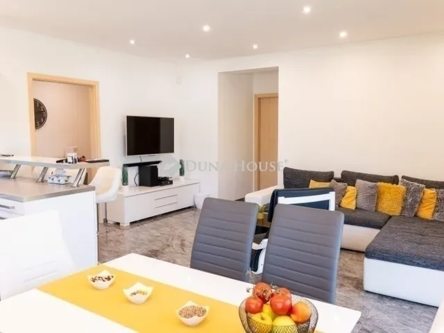 Eladó ház Budapest XVIII. kerület, Szemeretelep 148 nm