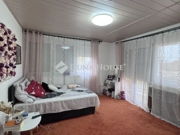 Eladó ház Vecsés 211 nm