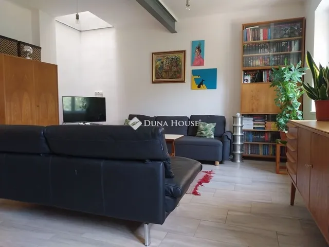 Eladó ház Budapest XI. kerület 250 nm