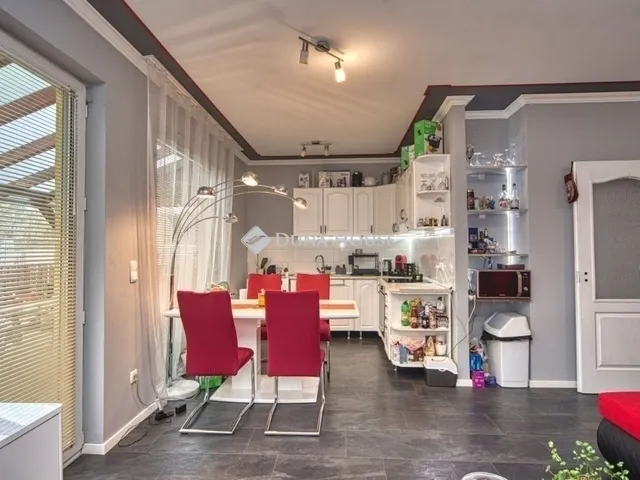 Eladó lakás Üllő 97 nm