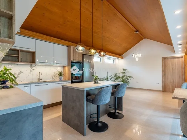 Eladó ház Ócsa 205 nm