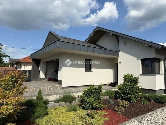 Eladó ház Péteri 127 nm