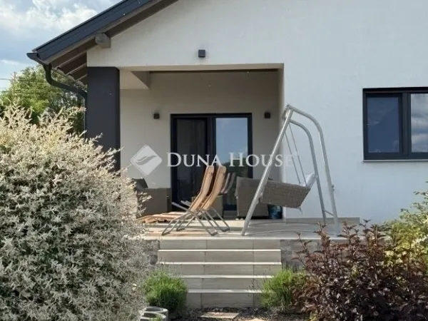 Eladó ház Péteri 127 nm