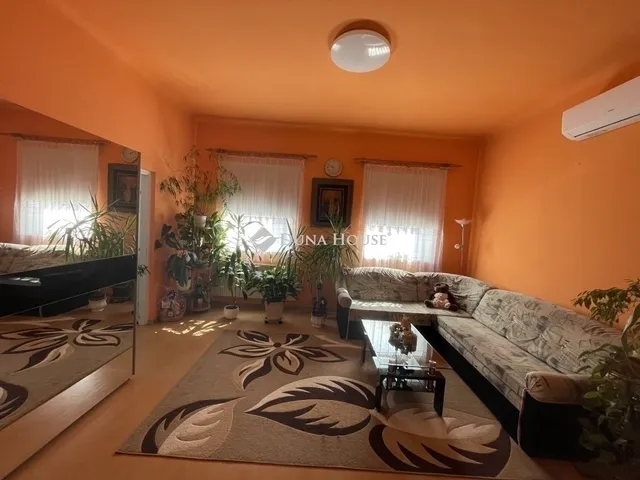 Eladó ház Budapest XVIII. kerület 194 nm