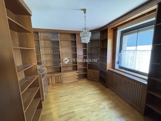 Eladó ház Budapest XVIII. kerület 220 nm