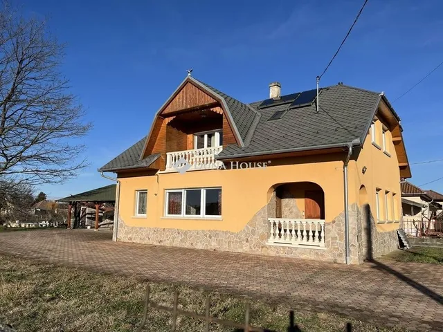 Eladó ház Inárcs 226 nm