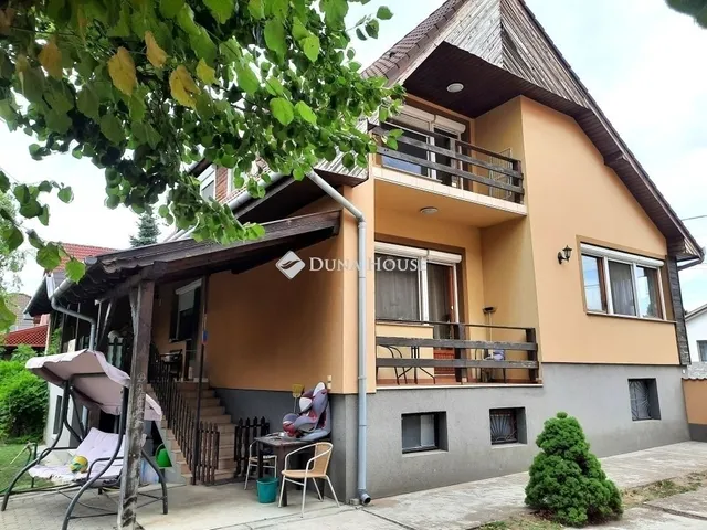 Eladó ház Újhartyán 175 nm