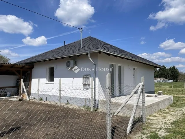 Eladó ház Inárcs 94 nm