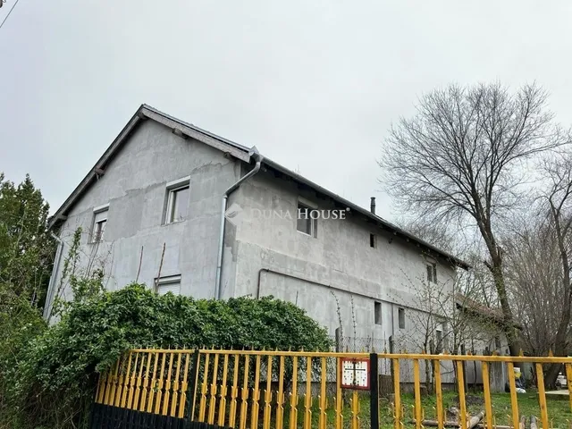 Eladó ház Albertirsa 240 nm