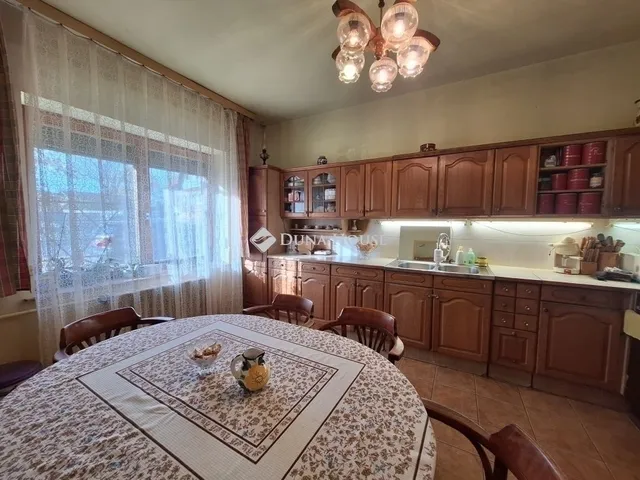 Eladó lakás Gyál 128 nm