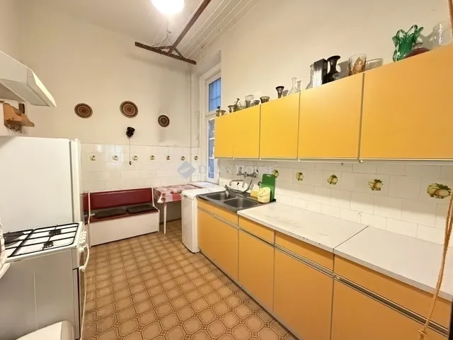 Eladó lakás Budapest VI. kerület 44 nm