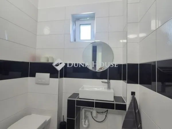 Eladó ház Budapest XVIII. kerület 131 nm