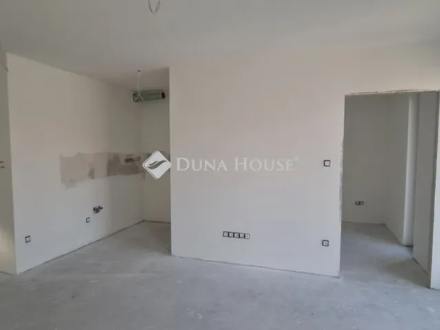 Eladó ház Budapest XV. kerület 517 nm