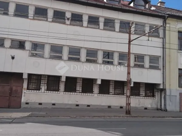 Eladó kereskedelmi és ipari ingatlan Budapest XX. kerület 1640 nm