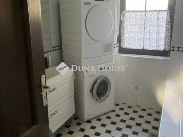 Eladó ház Budapest XVIII. kerület 220 nm