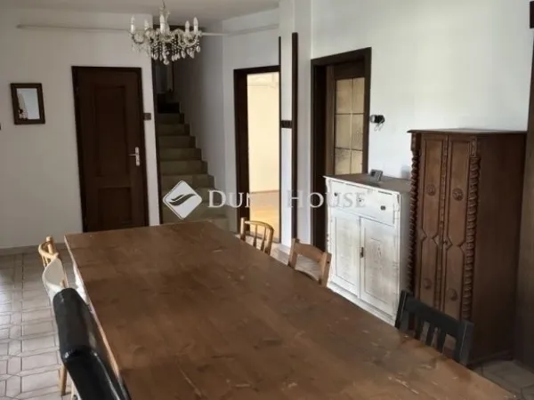 Eladó ház Budapest XVIII. kerület 220 nm
