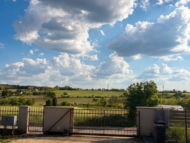 Eladó ház Gödöllő 240 nm