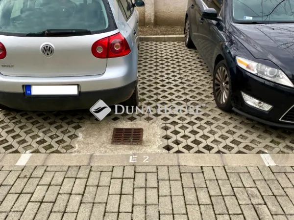 Eladó garázs Budapest XVIII. kerület 10 nm