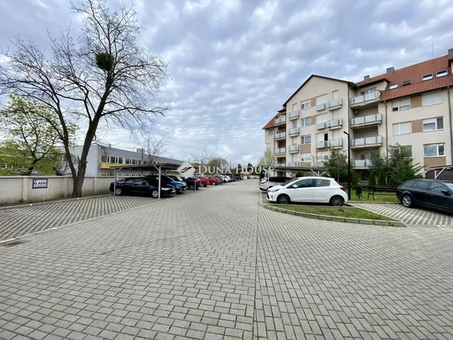 Eladó garázs Budapest XVIII. kerület 10 nm