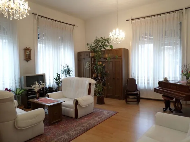 Eladó lakás Budapest II. kerület 97 nm
