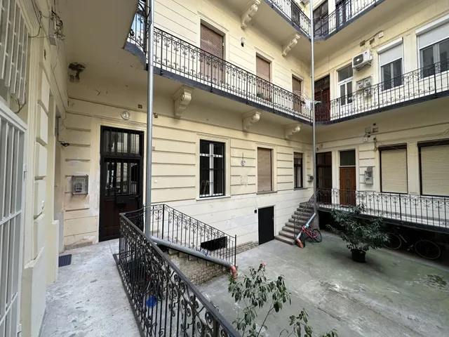 Eladó lakás Budapest VI. kerület 33 nm