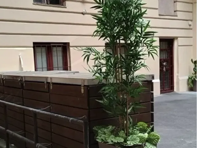 Eladó kereskedelmi és ipari ingatlan Budapest VI. kerület