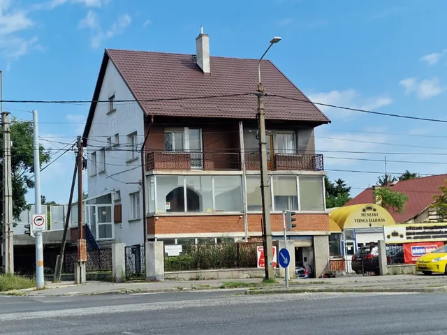 Eladó kereskedelmi és ipari ingatlan Budapest XXII. kerület, Budafok 450 nm