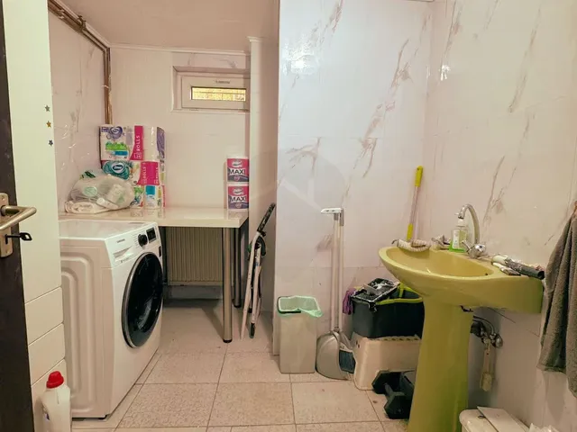 Eladó ház Budapest III. kerület, Táborhegy 200 nm